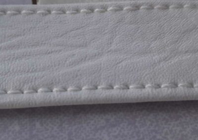 détails point de couture finition accessoires bateau - Artisanat de qualité pour votre sellerie marine